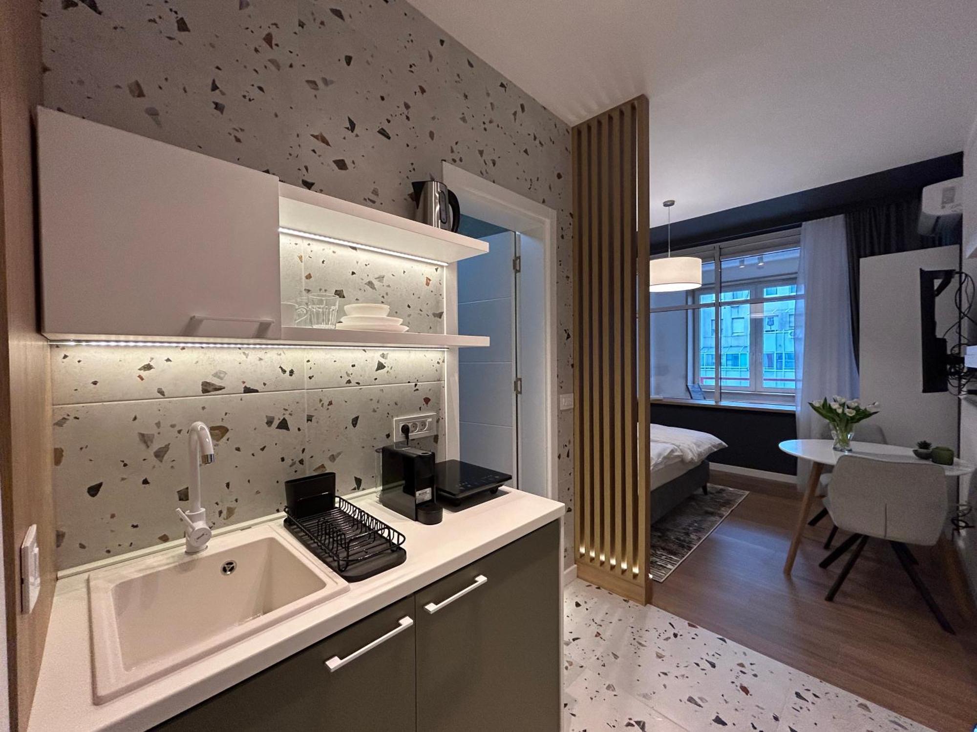 Red Riding Hood Apartment เบลเกรด ภายนอก รูปภาพ